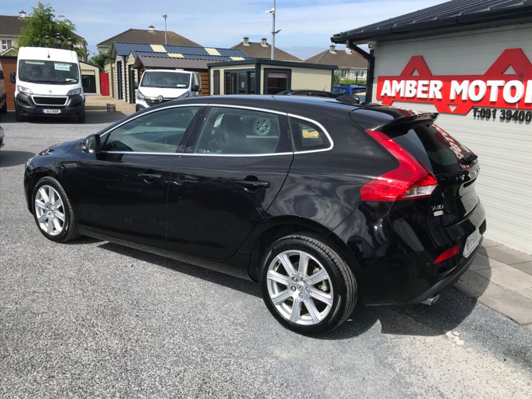 2018 Volvo V40