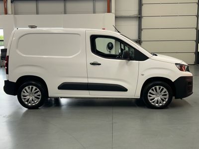2021 Peugeot Partner