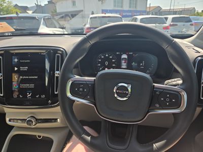 2022 Volvo XC40