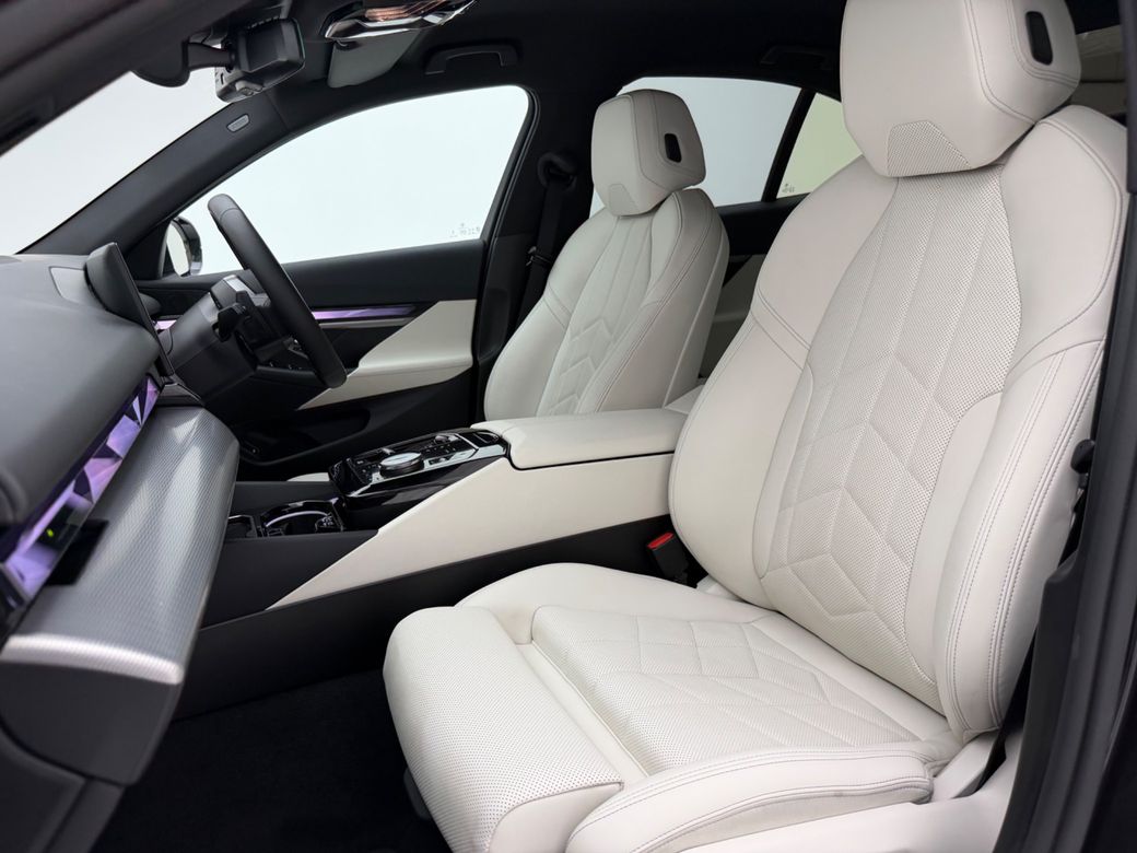 2024 BMW i5