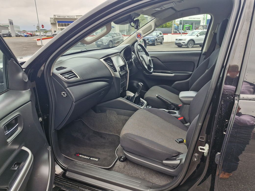 2022 Mitsubishi L200