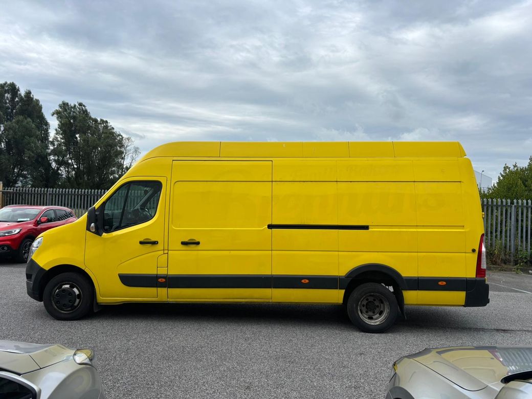 2021 Nissan NV400
