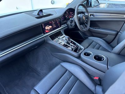 2022 Porsche Panamera