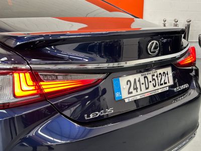 2024 Lexus ES 300h