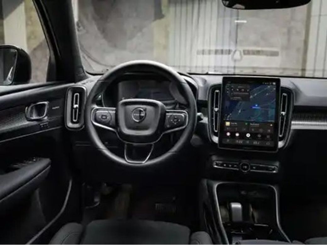 2027 Volvo EX40