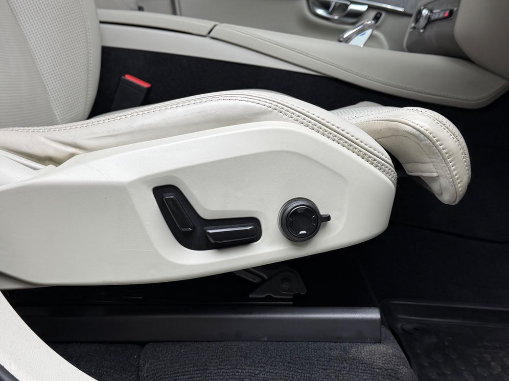 2023 Volvo XC90
