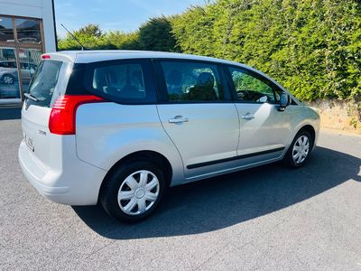 2012 Peugeot 5008