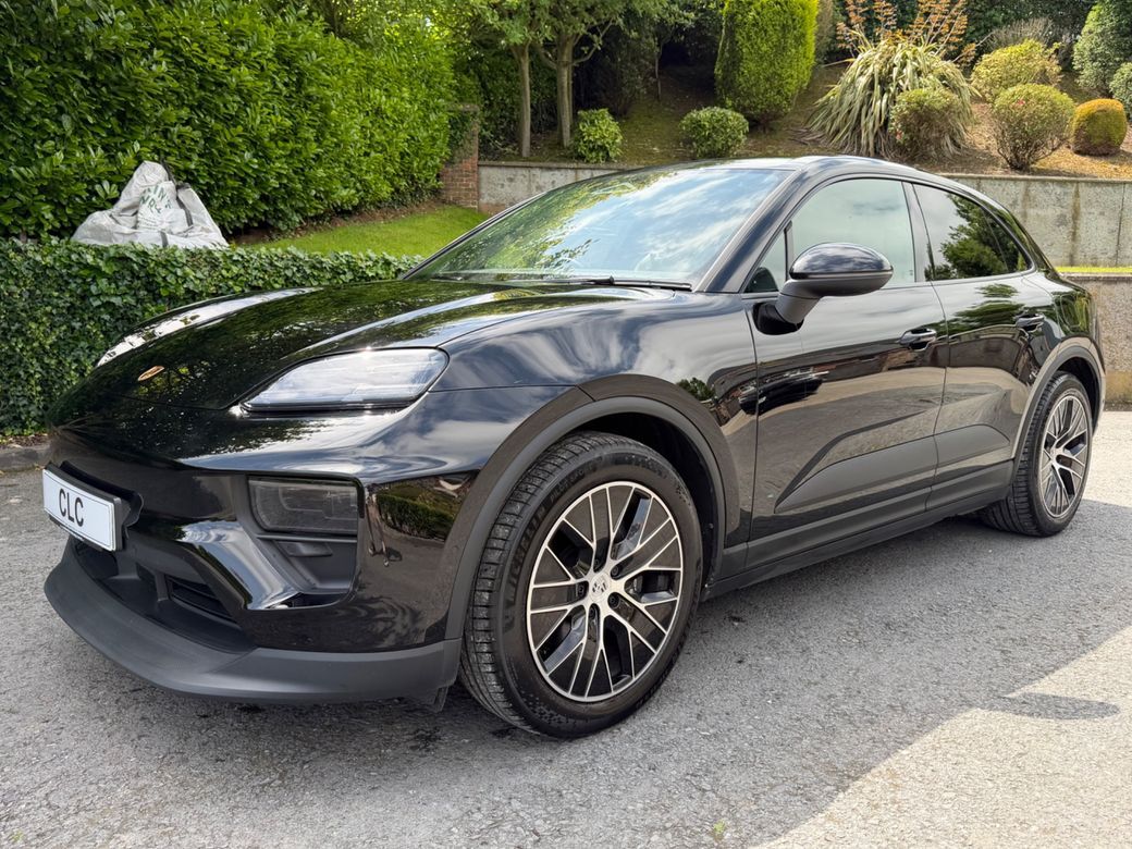 2025 Porsche Macan