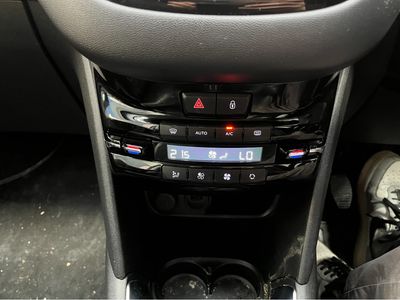 2015 Peugeot 208