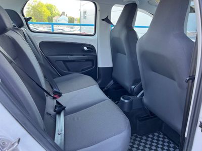 2016 Volkswagen up!