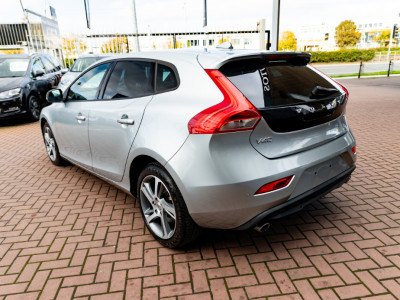 2017 Volvo V40