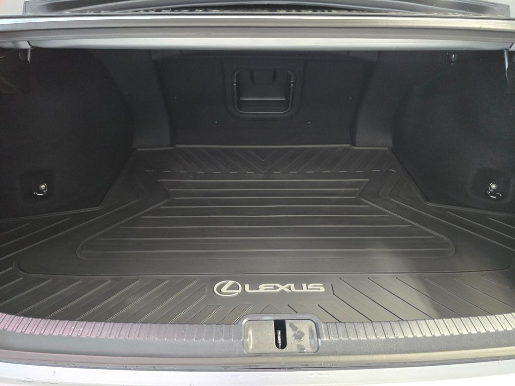 2025 Lexus ES 300h