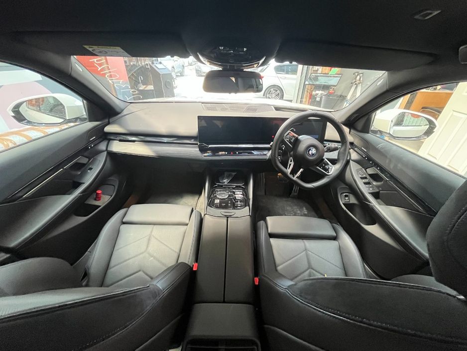 2024 BMW i5