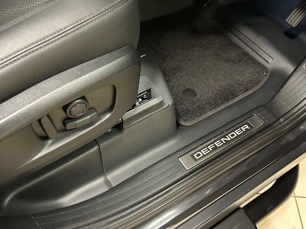 2025 Land Rover Defender