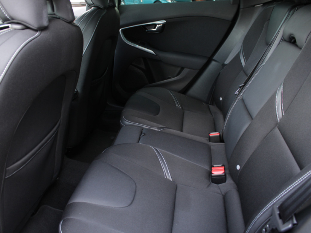 2019 Volvo V40