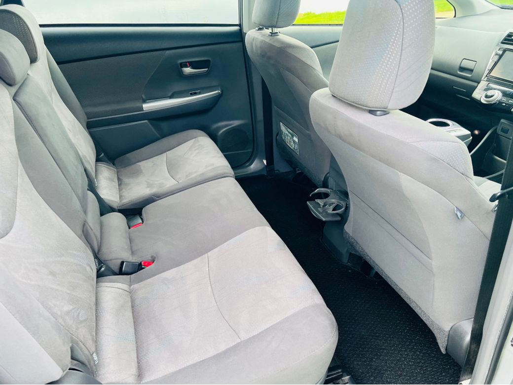 2014 Toyota Prius Alpha