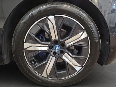 2025 BMW iX