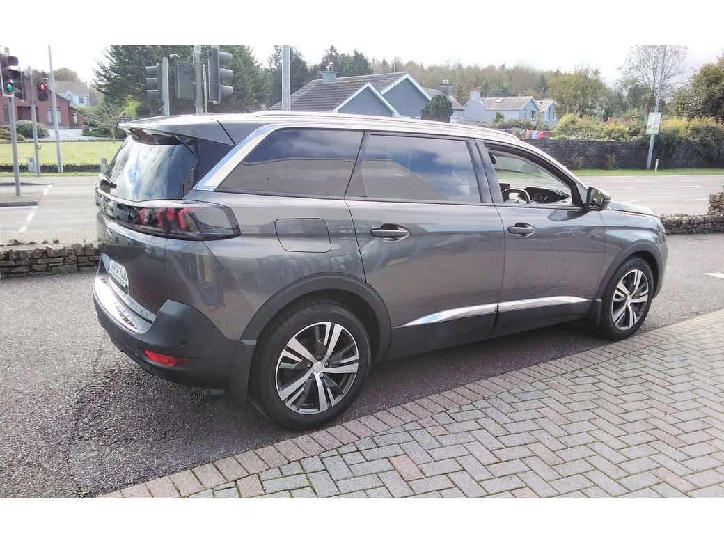 2022 Peugeot 5008