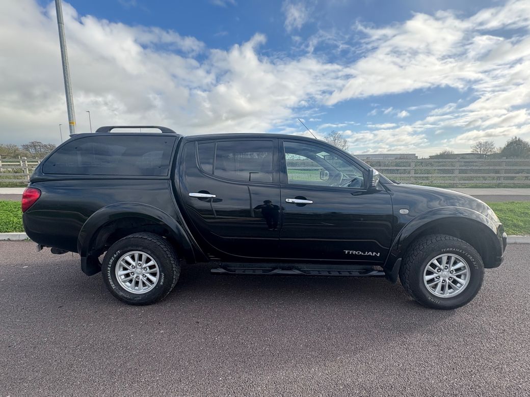 2014 Mitsubishi L200