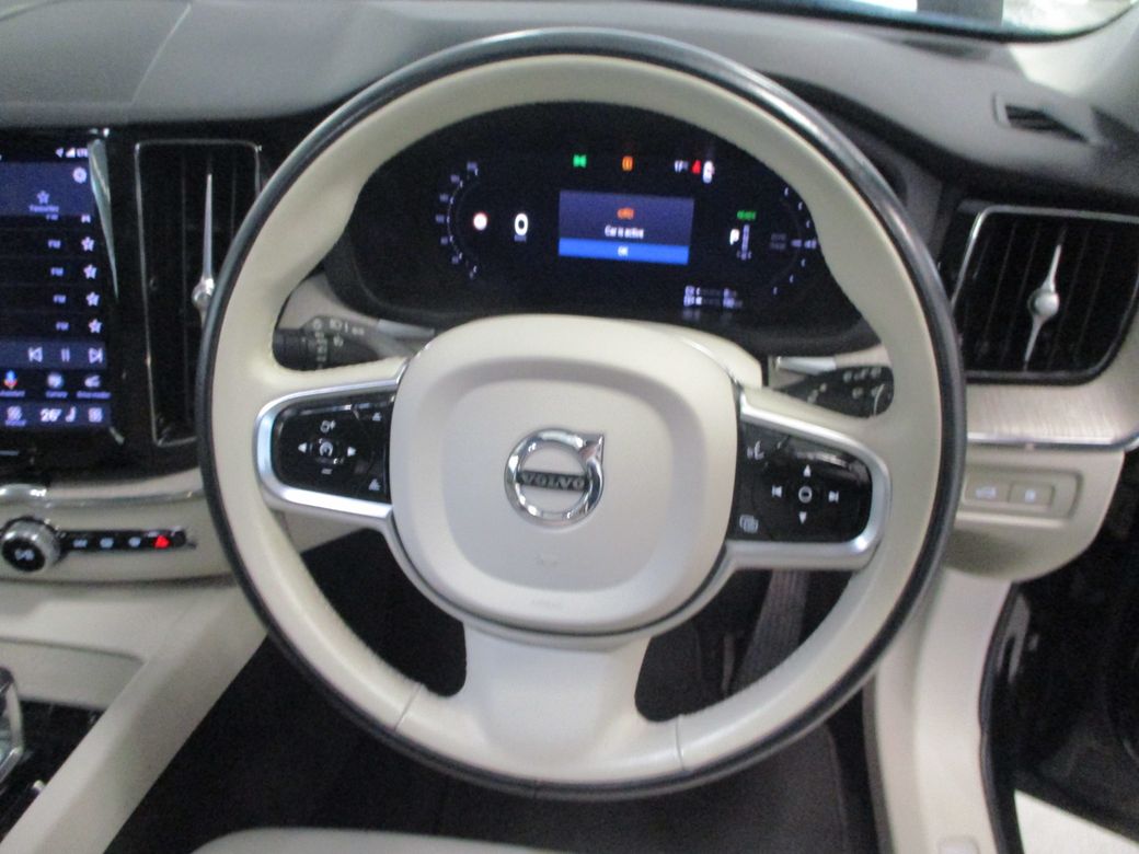 2022 Volvo XC60