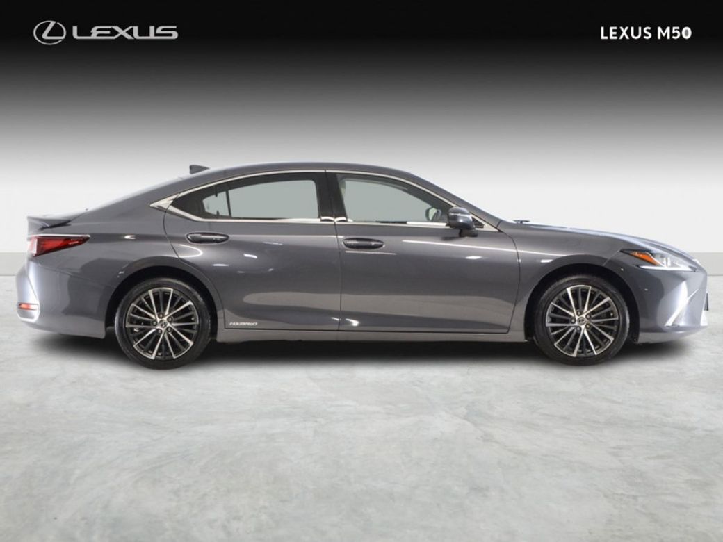 2022 Lexus ES 300h