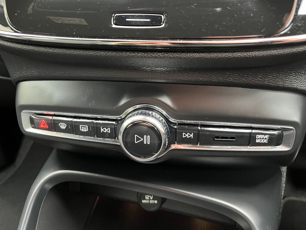 2021 Volvo XC40