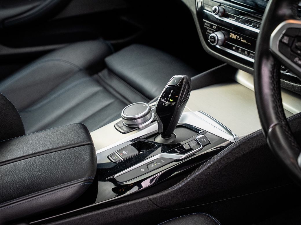 2019 BMW 530