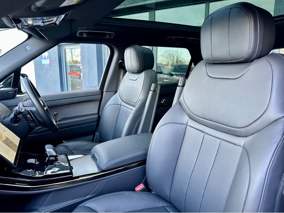 2025 Land Rover Range Rover Sport