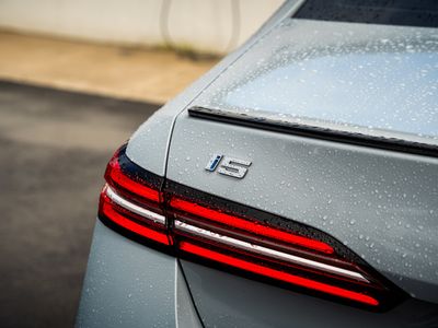 2024 BMW i5