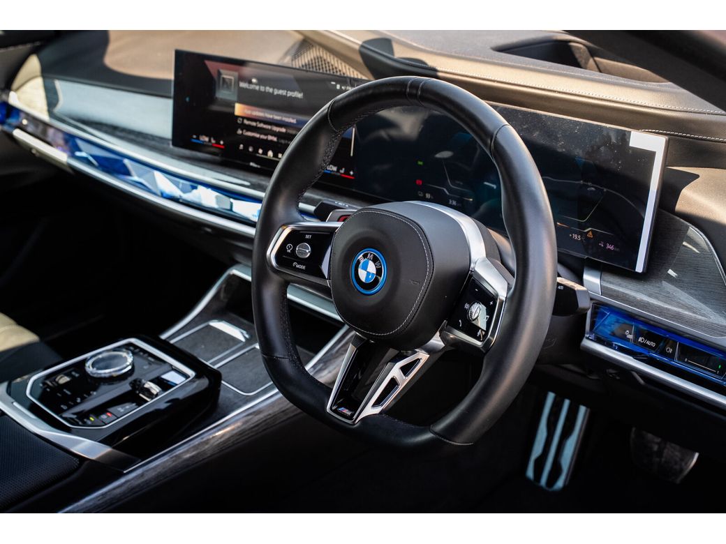 2025 BMW i7