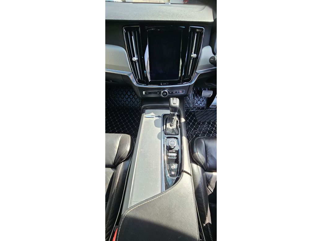 2017 Volvo S90