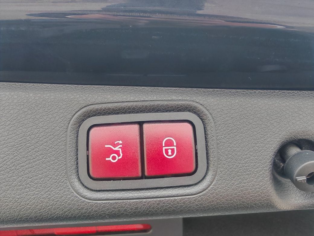 2019 Mercedes-Benz E 220