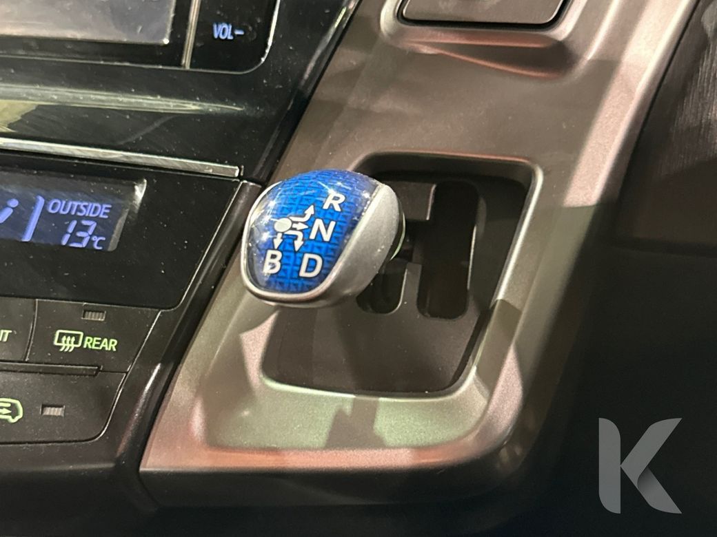 2020 Toyota Prius Alpha