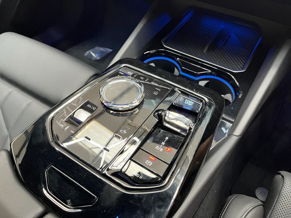 2024 BMW i5