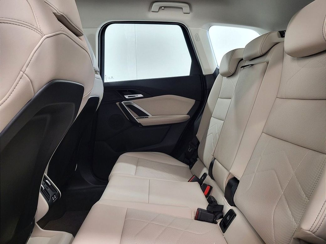 2025 BMW X1