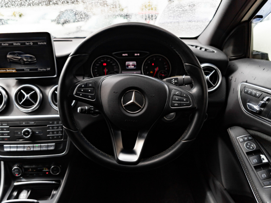 2016 Mercedes-Benz A 180