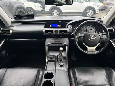 2016 Lexus IS 300h