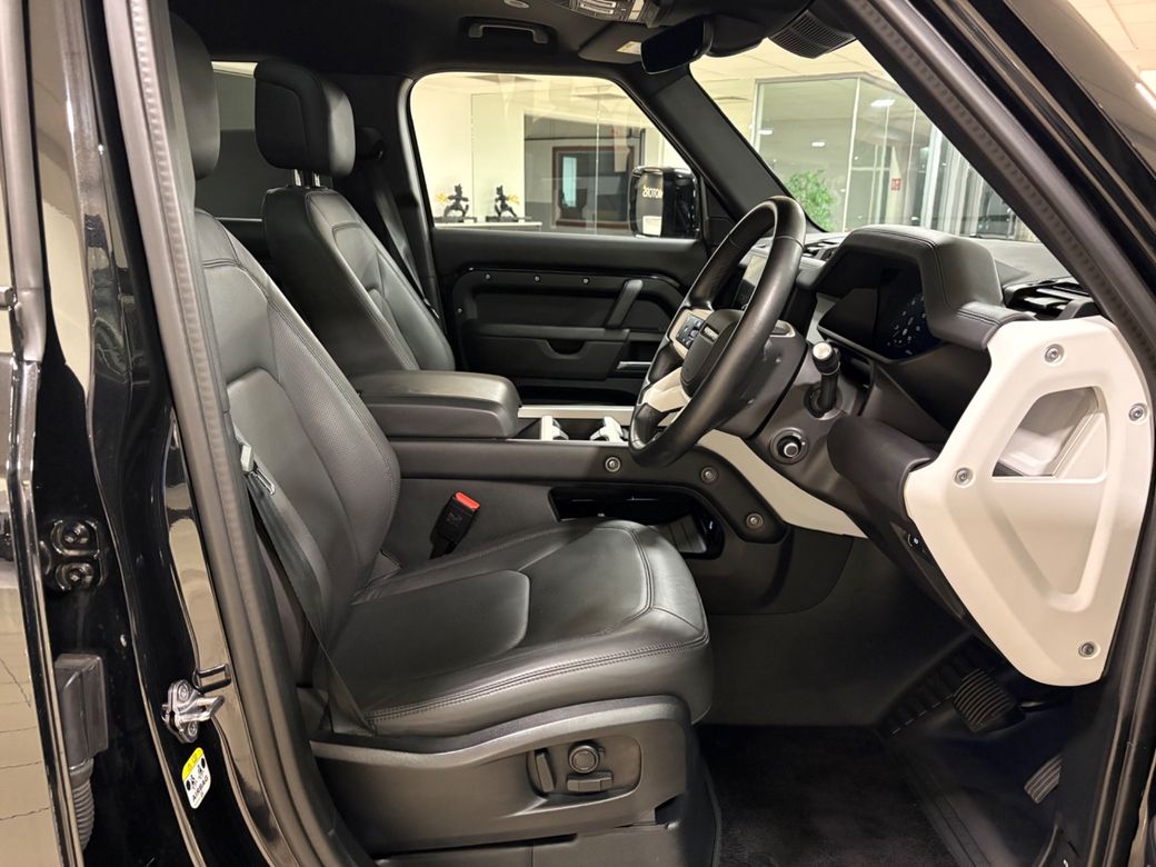 2025 Land Rover Defender