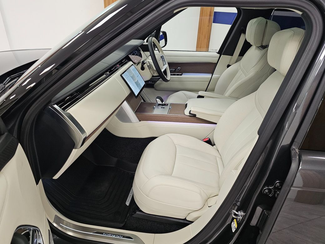 2025 Land Rover Range Rover