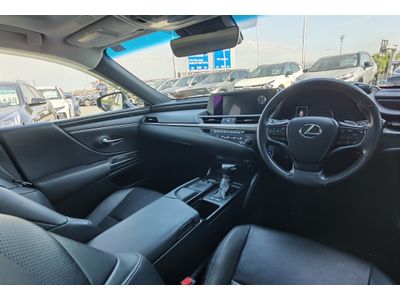 2020 Lexus ES 300h