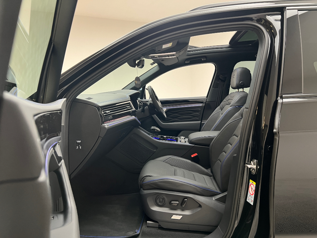2025 Volkswagen Touareg