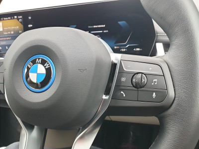 2025 BMW iX