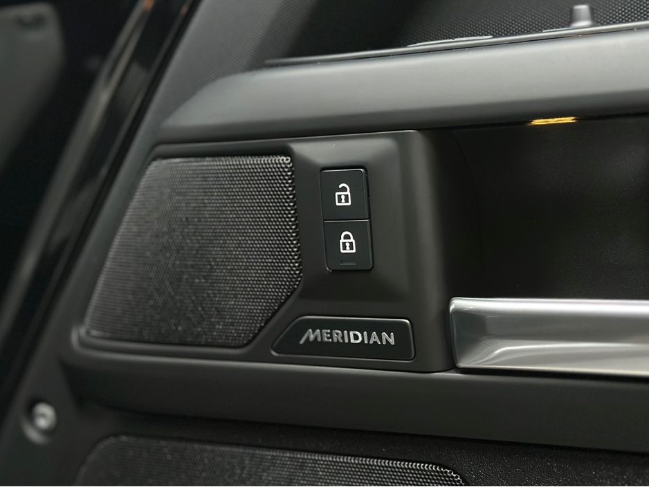 2025 Land Rover Defender