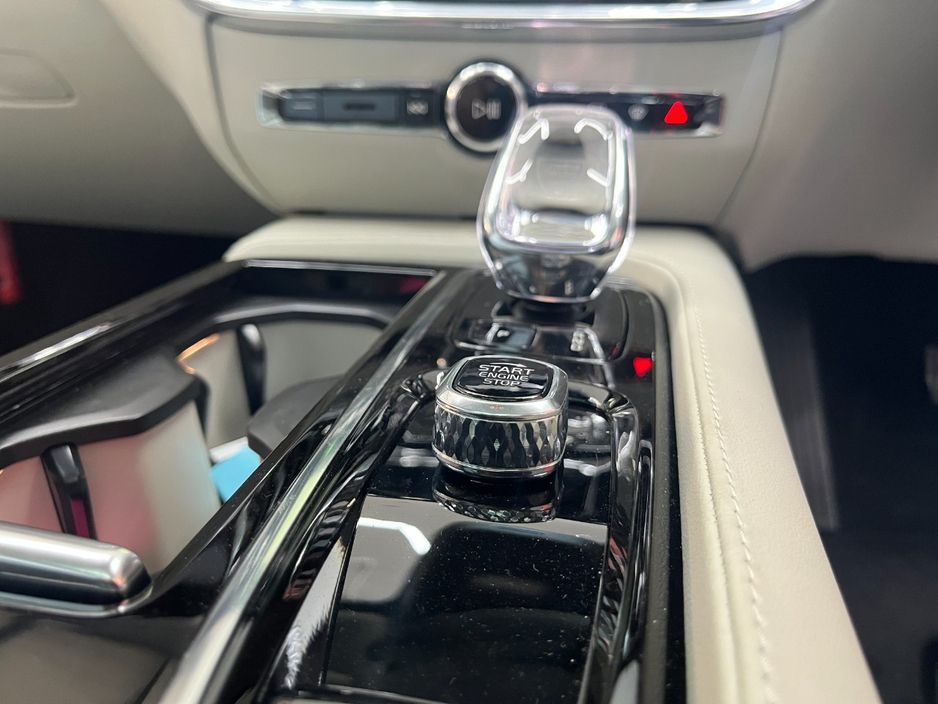 2025 Volvo V60