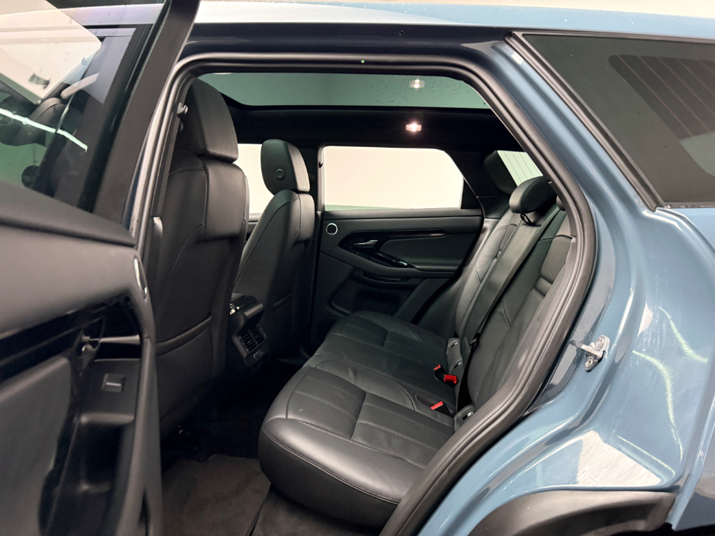 2025 Land Rover Range Rover Evoque