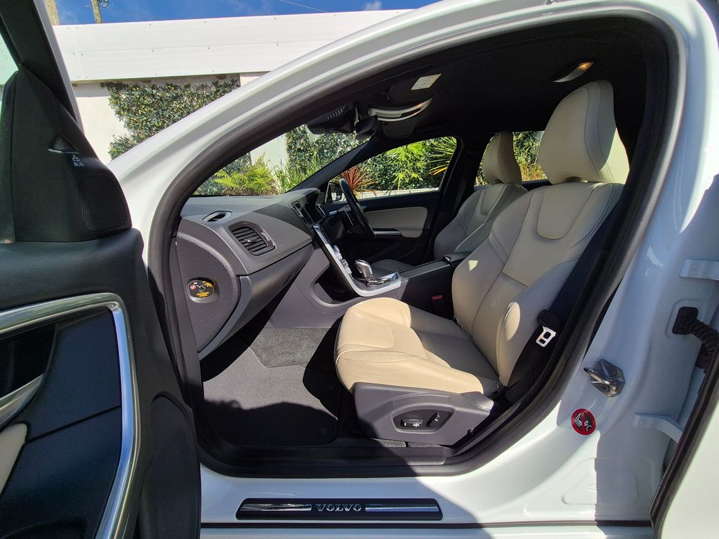 2017 Volvo V60