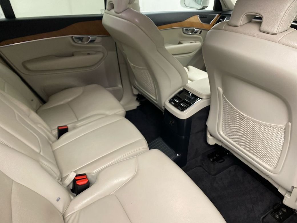2022 Volvo XC90