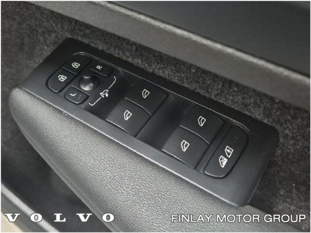 2023 Volvo XC40