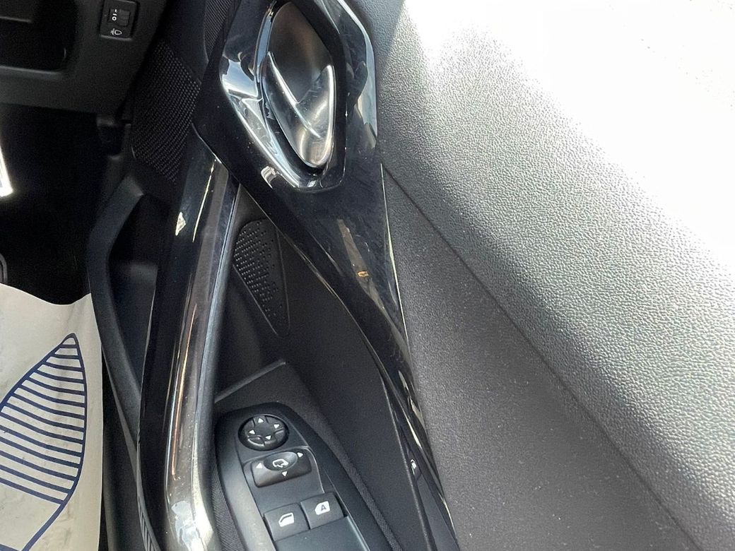 2015 Peugeot 208