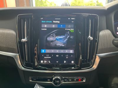 2022 Volvo V90